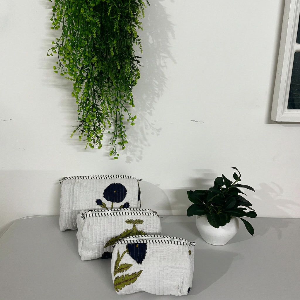 SET OF THREE MULTI PURPOSE TOILETRY BAGS