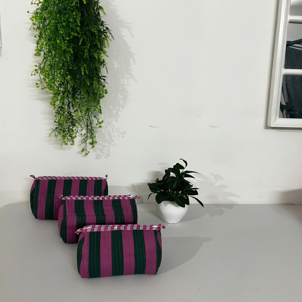 SET OF THREE MULTI PURPOSE TOILETRY BAGS